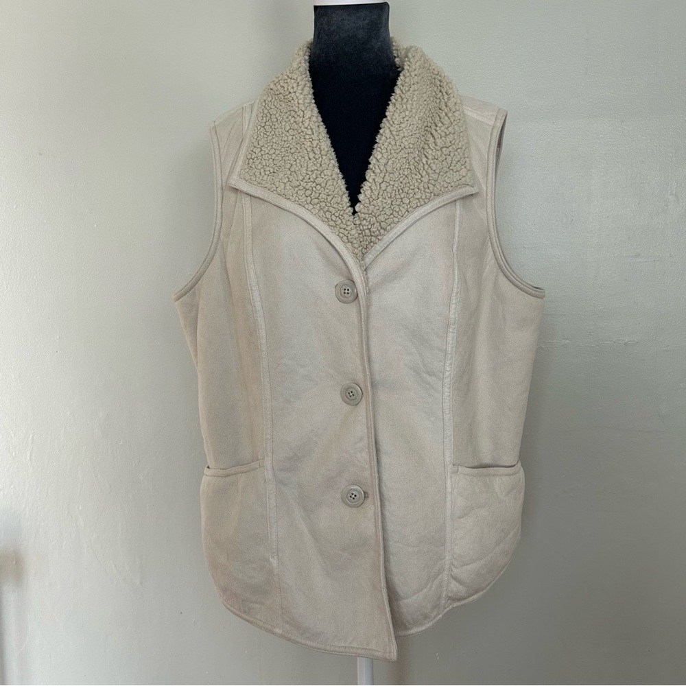 Women's Cream Shearling Vest - Picture 1 of 9